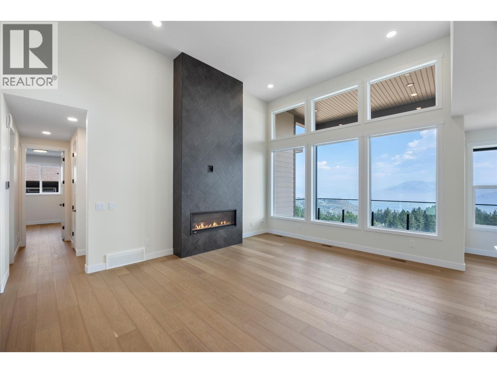 2140 LINFIELD Drive - 17