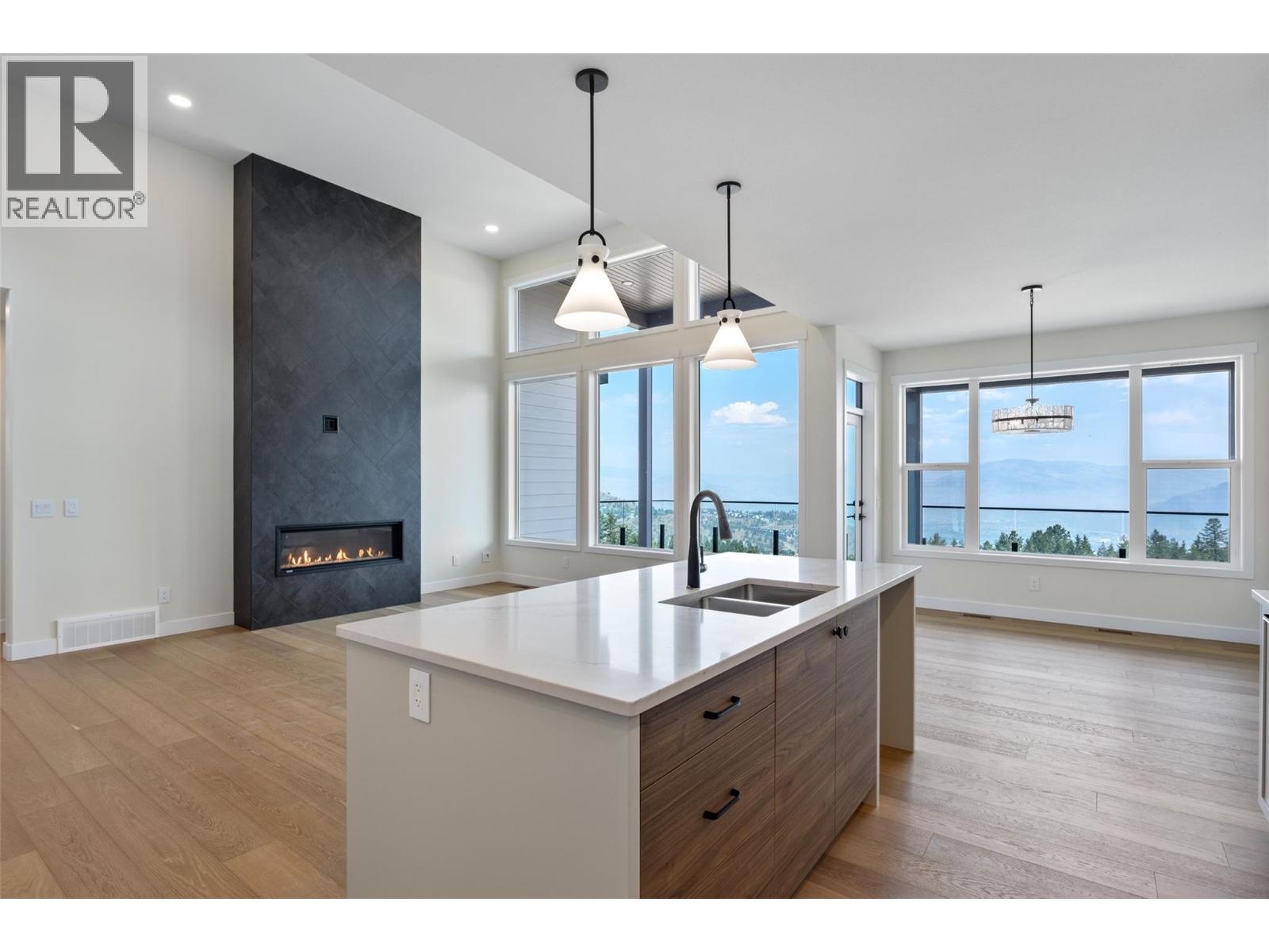 2140 LINFIELD Drive - 18