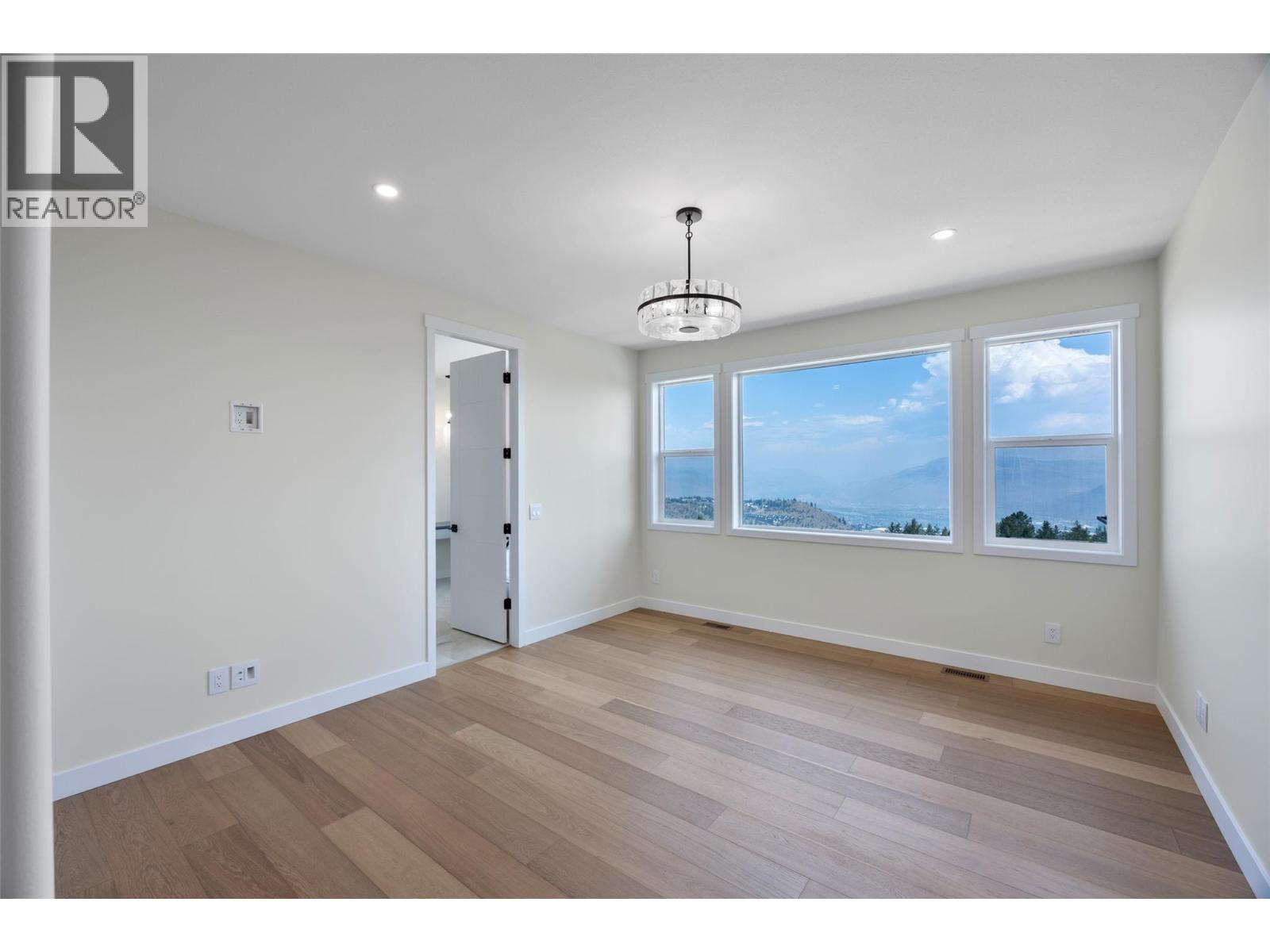 2140 LINFIELD Drive - 27