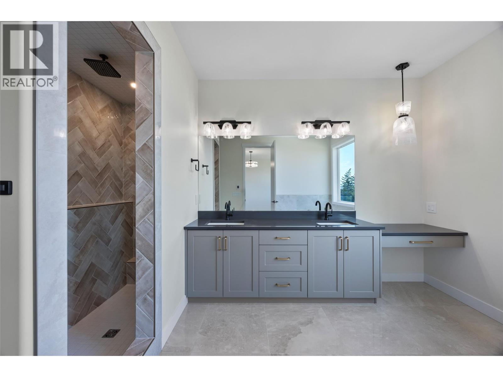 2140 LINFIELD Drive - 29