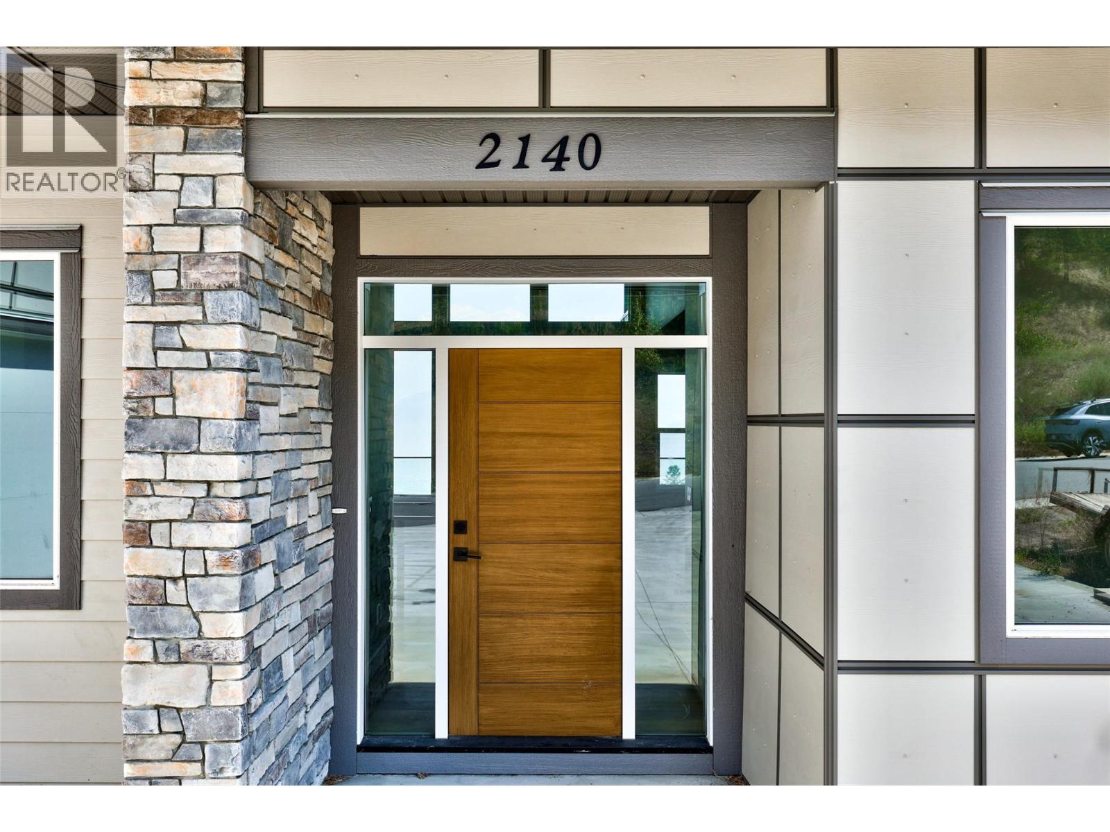 2140 LINFIELD Drive - 3