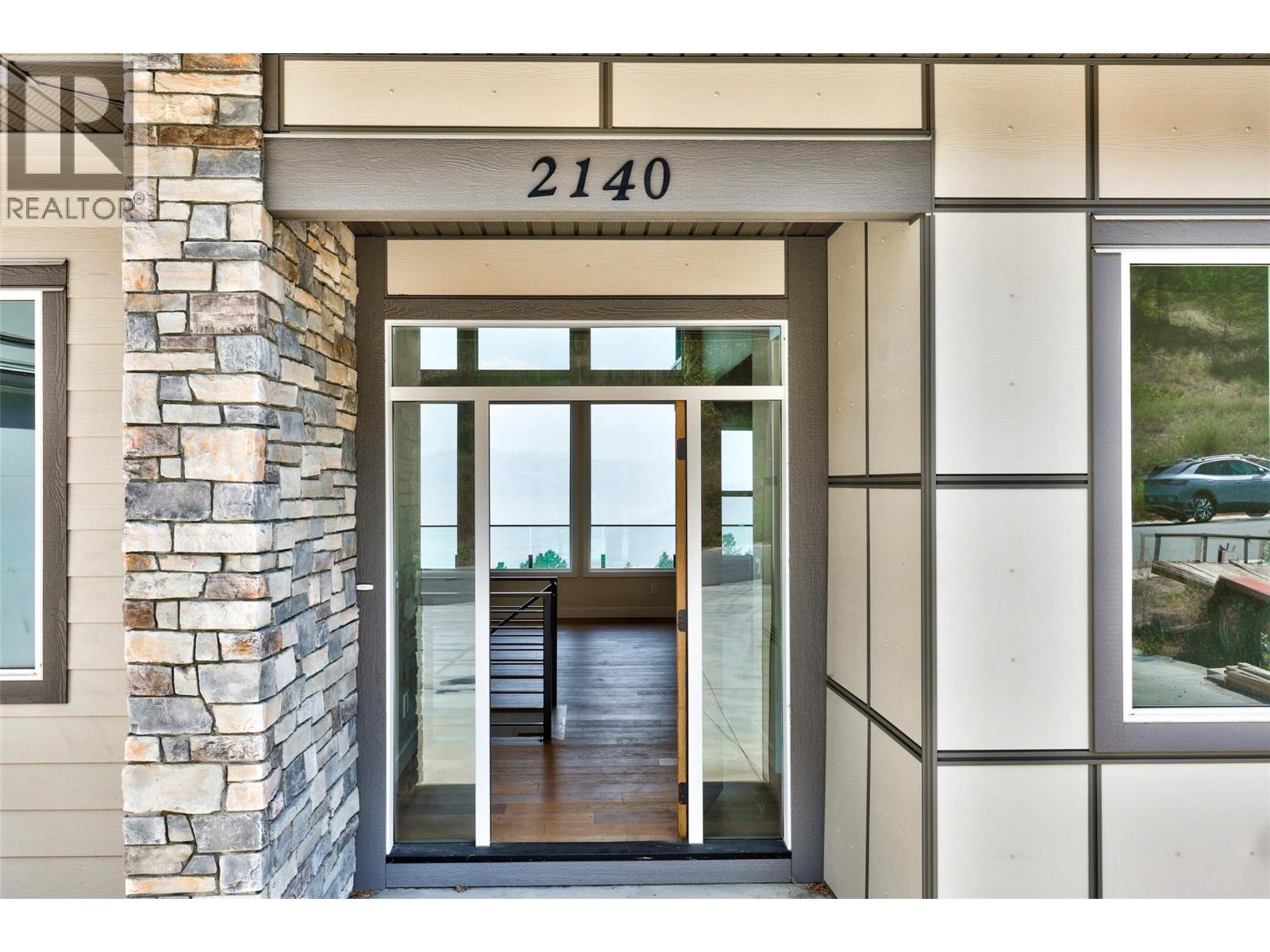 2140 LINFIELD Drive - 4