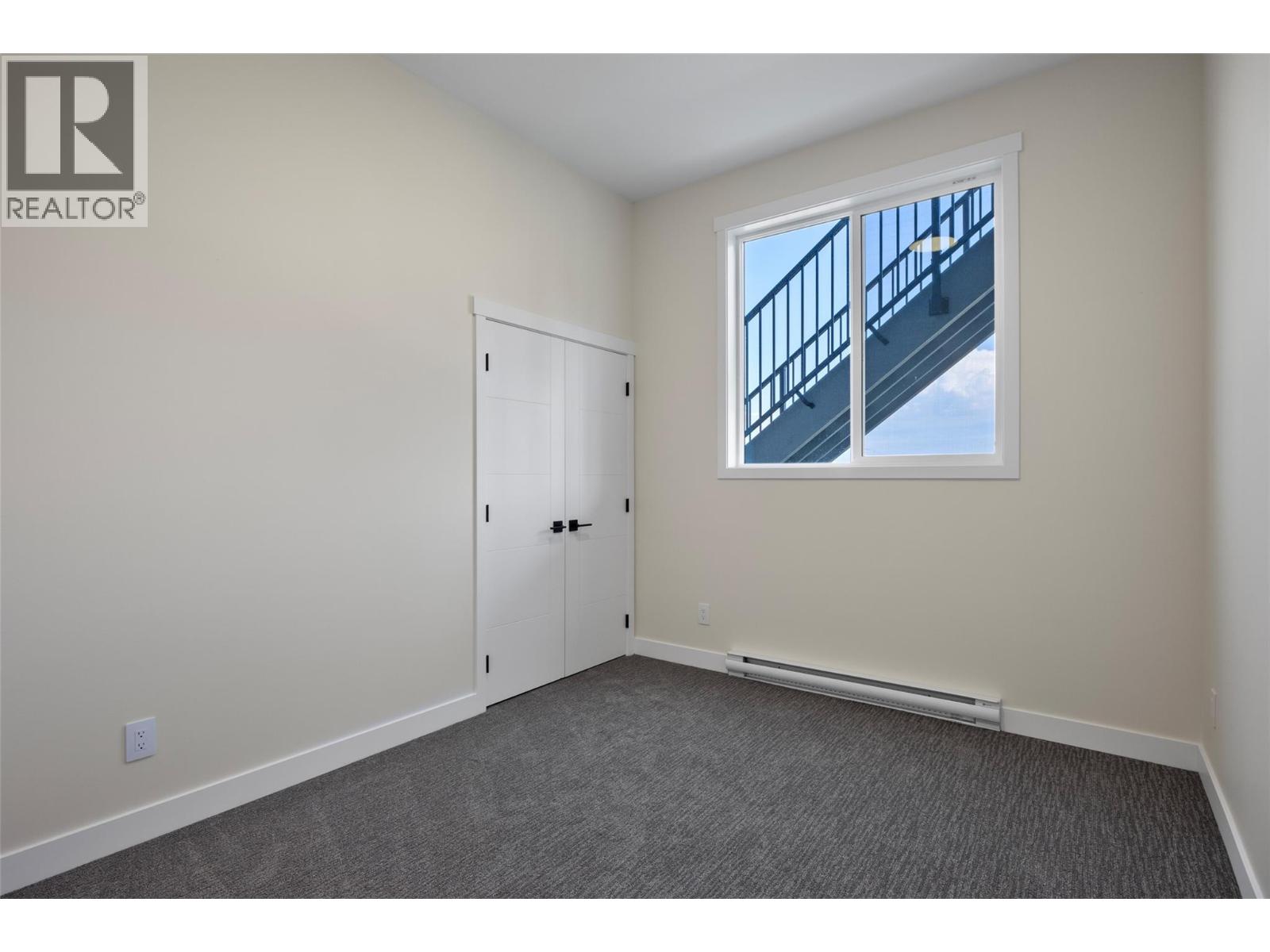 2140 LINFIELD Drive - 51
