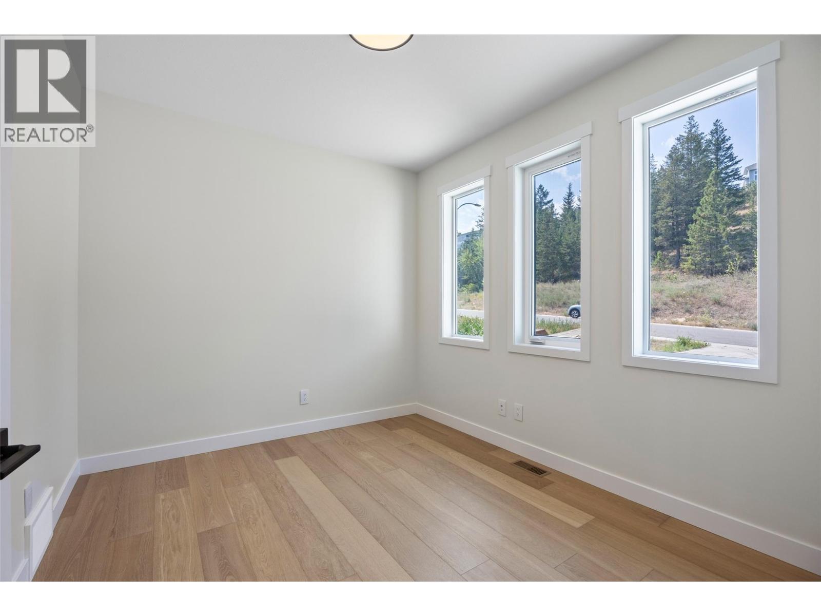 2140 LINFIELD Drive - 6