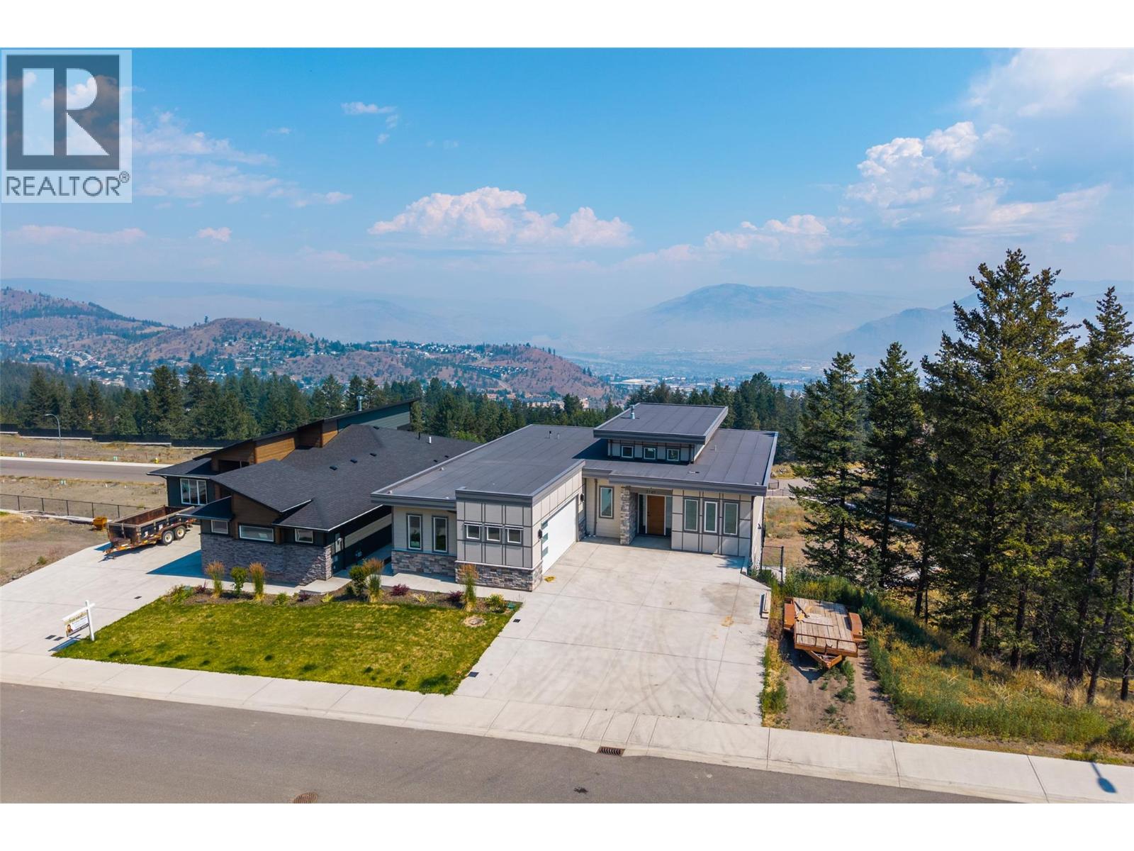 2140 LINFIELD Drive - 63