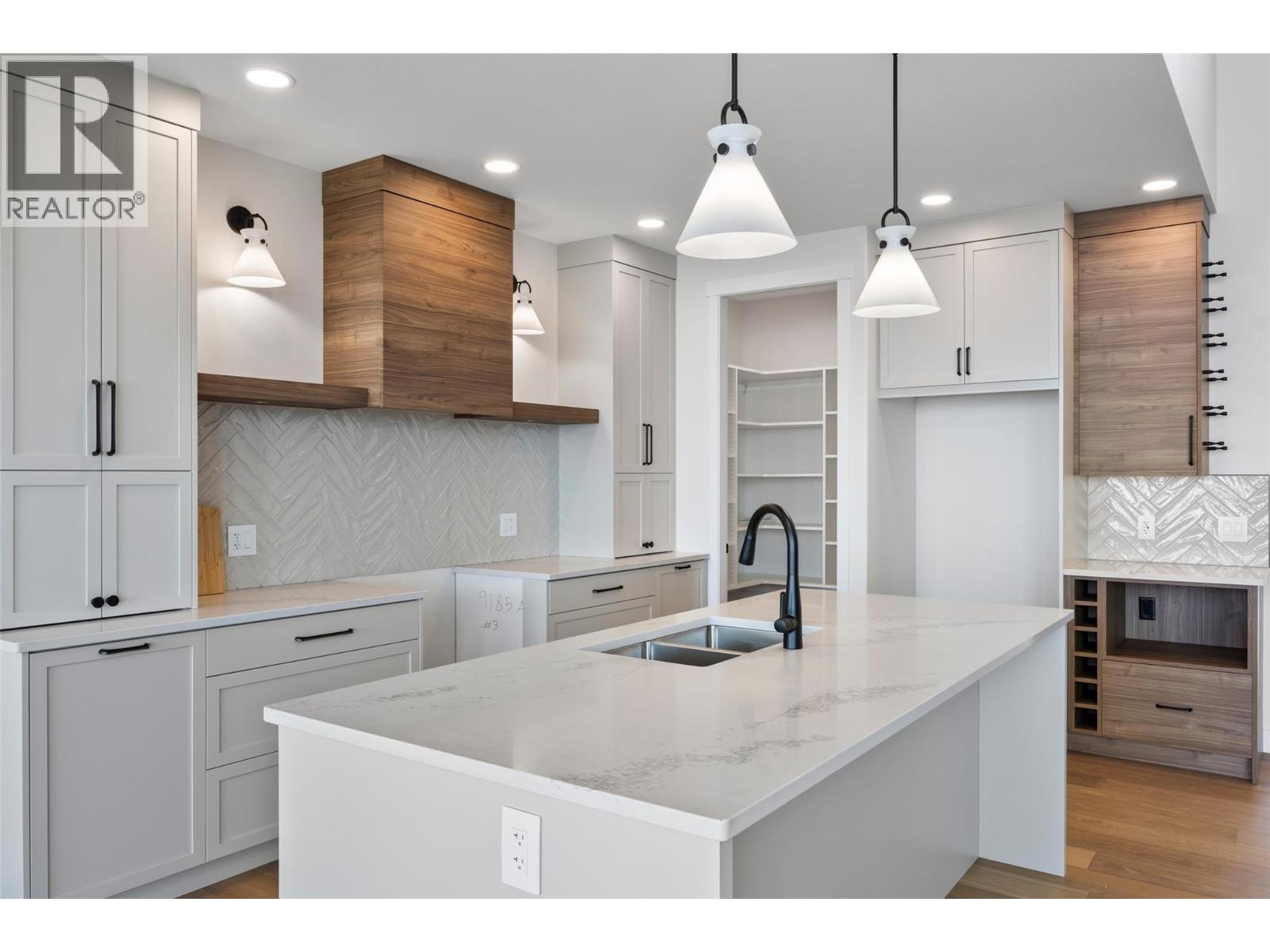 2140 LINFIELD Drive - 9