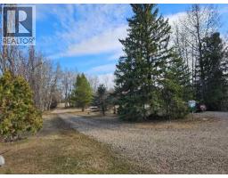 Pantry - 17423 Highway 2, High Prairie, AB T0G1E0 Photo 6