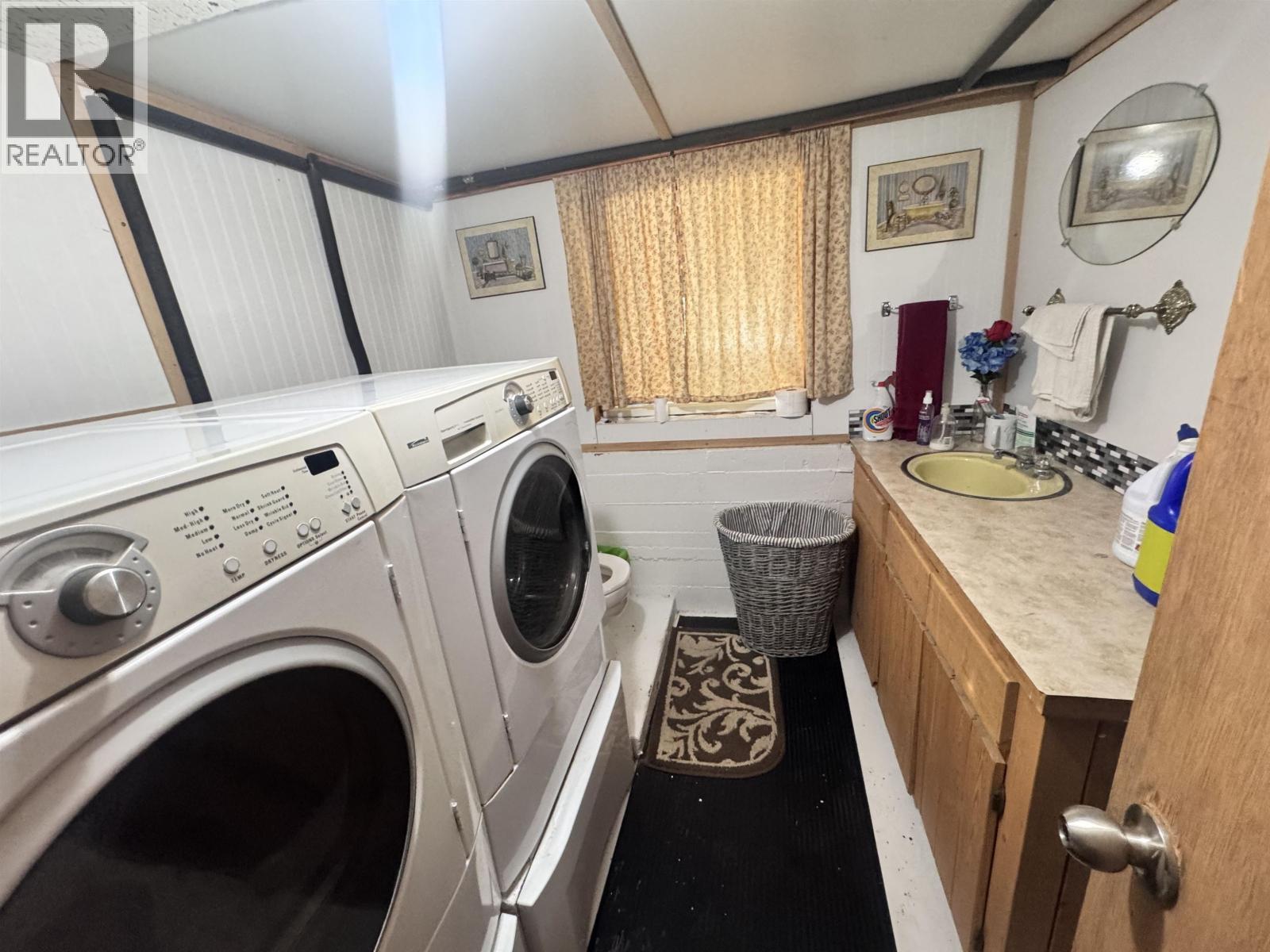 6265 HORSE LAKE ROAD - 18