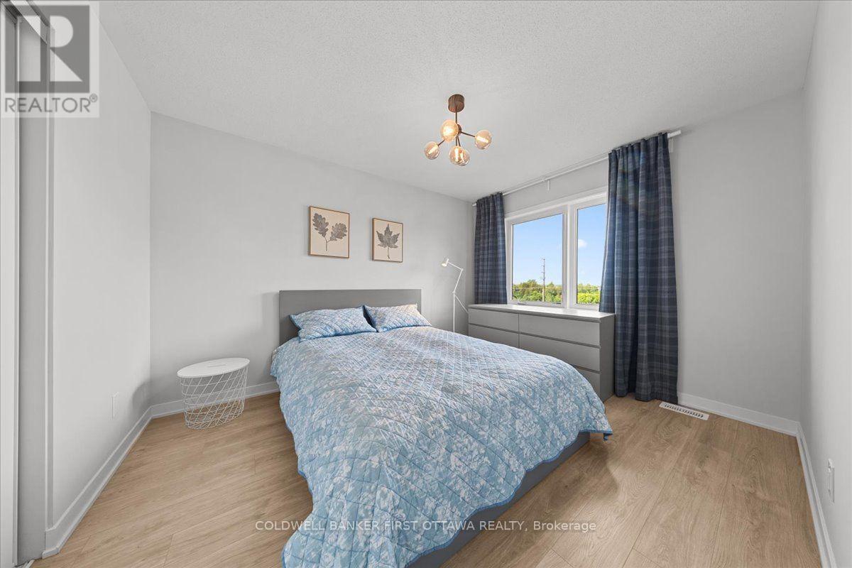 210 PARNIAN PRIVATE - 18