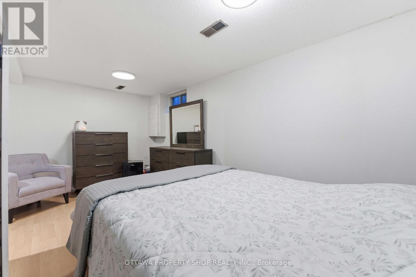 #32 3333 MCCARTHY ROAD - 20
