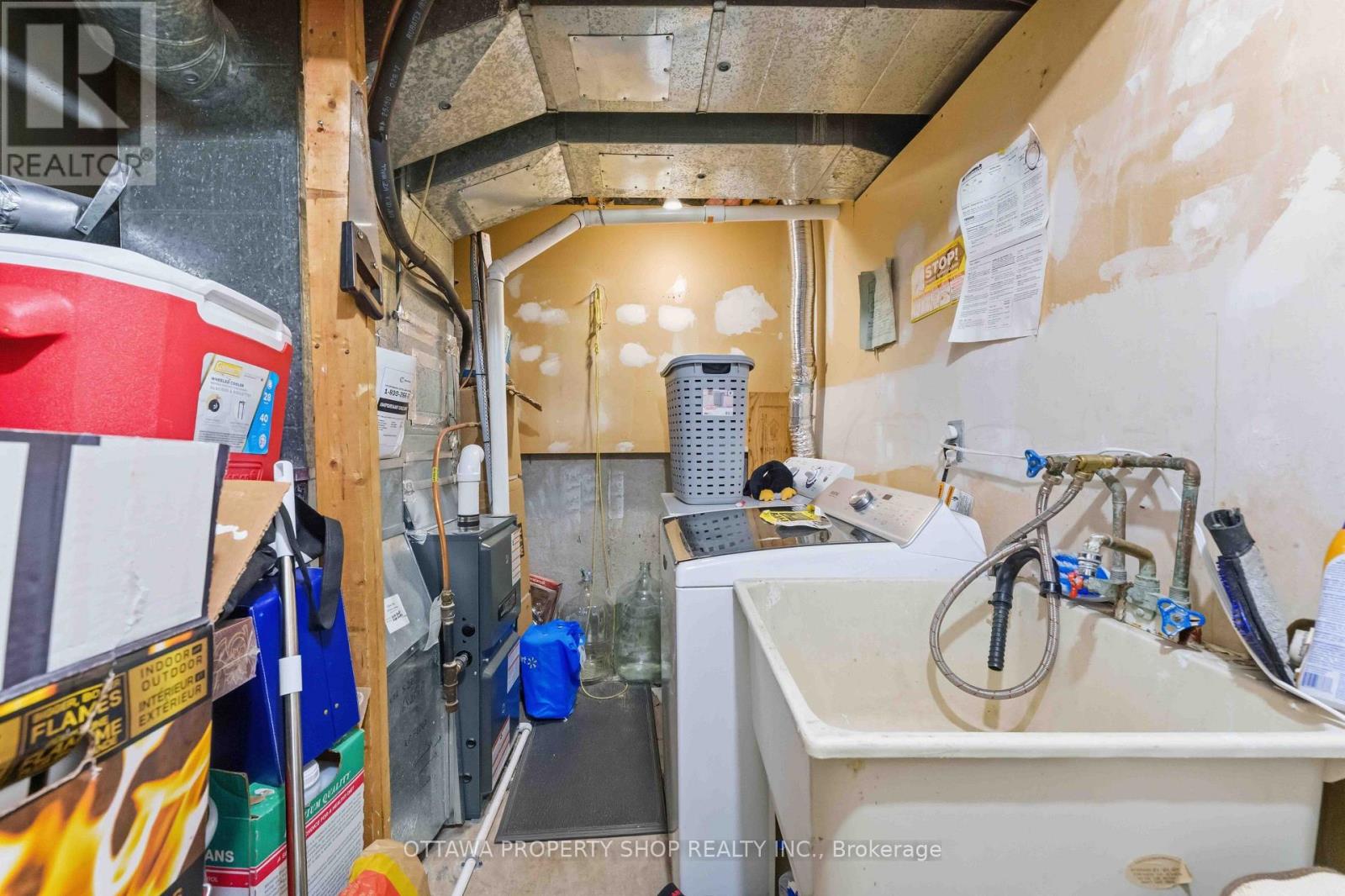 #32 3333 MCCARTHY ROAD - 24