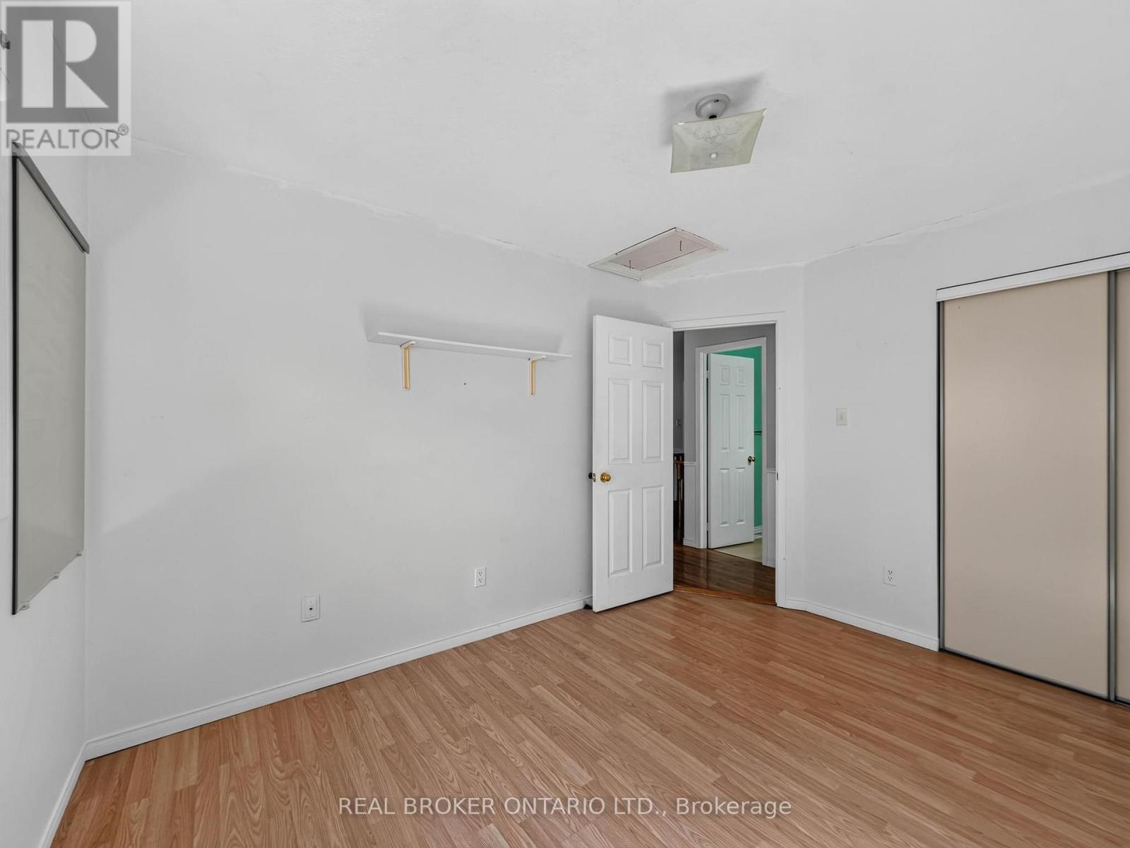 60 ATTWOOD DRIVE - 27