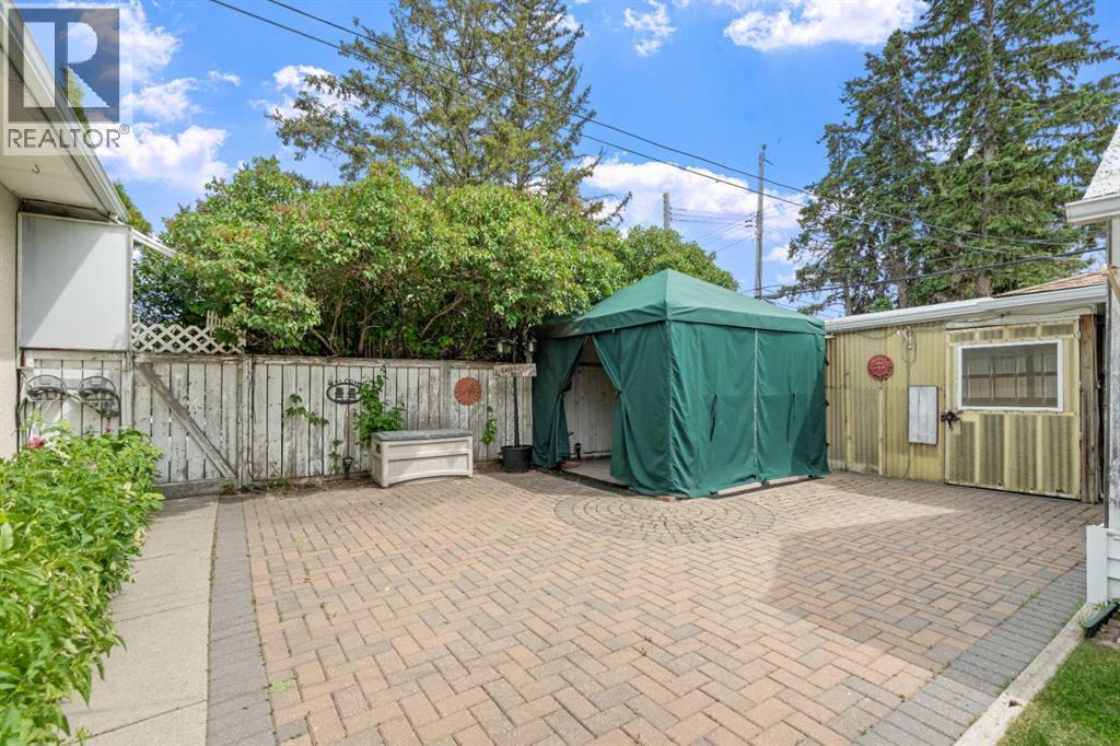 6215 Thorncliffe Drive NW - 30