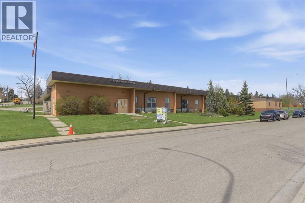 6215 Thorncliffe Drive NW - 43