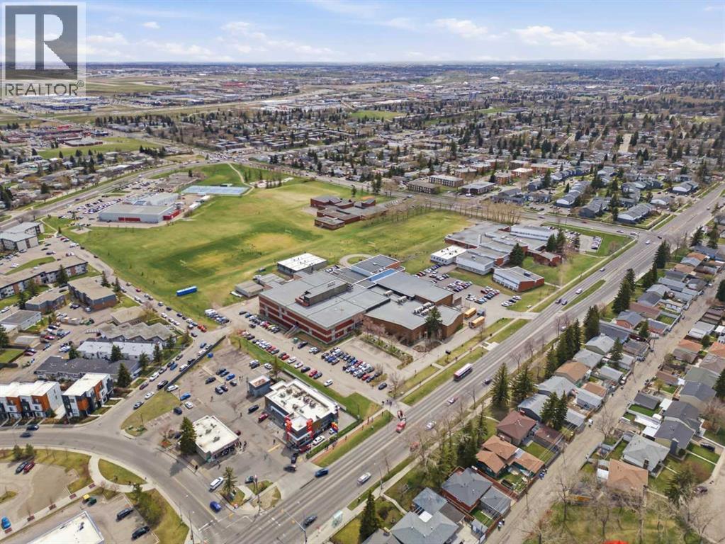 6215 Thorncliffe Drive NW - 40