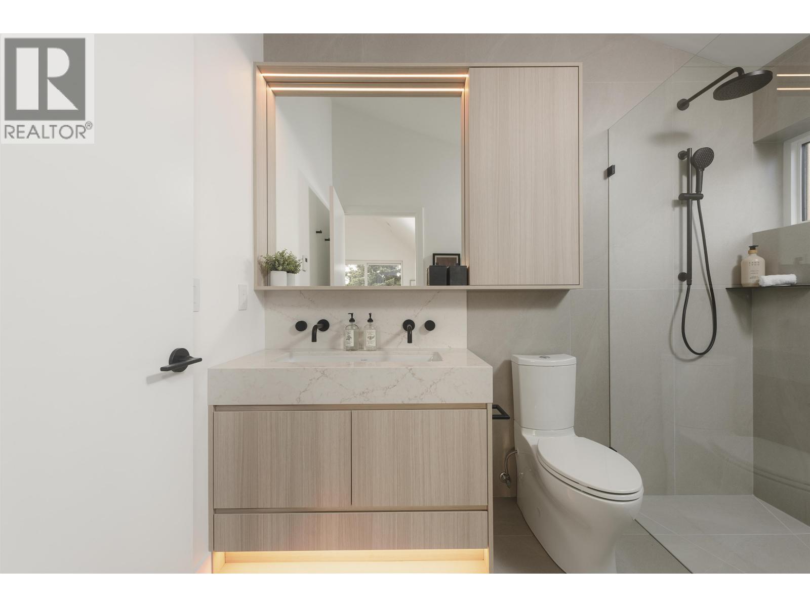 3 Bed, 4 Bath House for Sale in Vancouver – 1 2755 W 11TH AVENUE, Vancouver – MLS# R3149161 - Image 33
