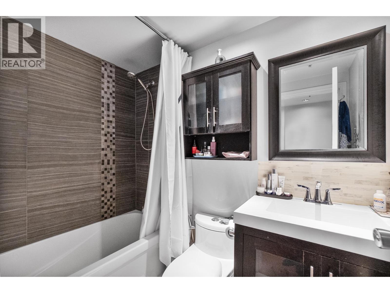 2 Bed, 2 Bath House for Rent in Vancouver – 2106 YEW STREET, Vancouver – MLS# R3149142 - Image 15