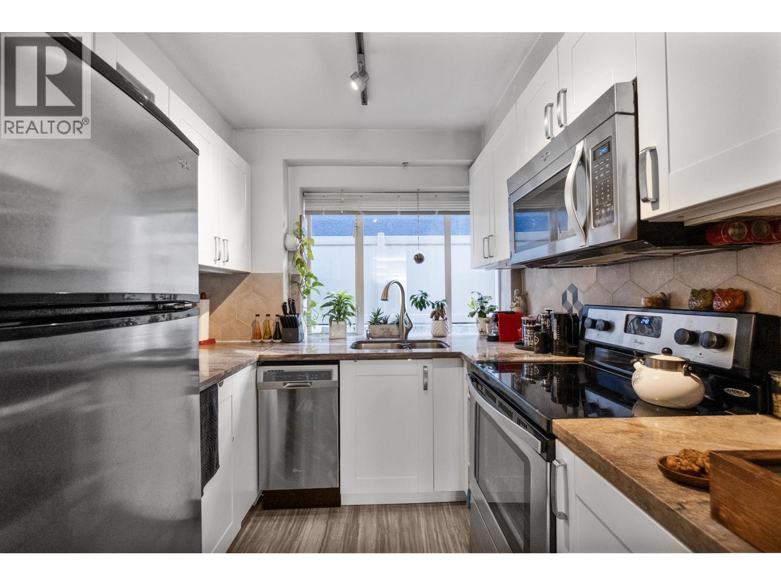 2 Bed, 2 Bath House for Rent in Vancouver – 2106 YEW STREET, Vancouver – MLS# R3149142 - Image 9