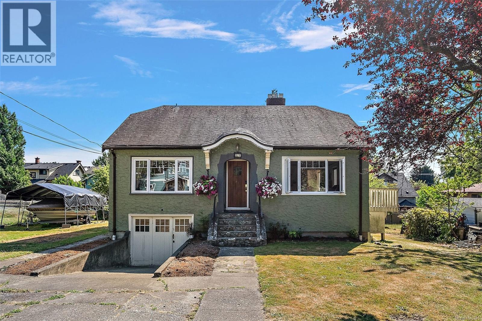81 Logan Ave - 1