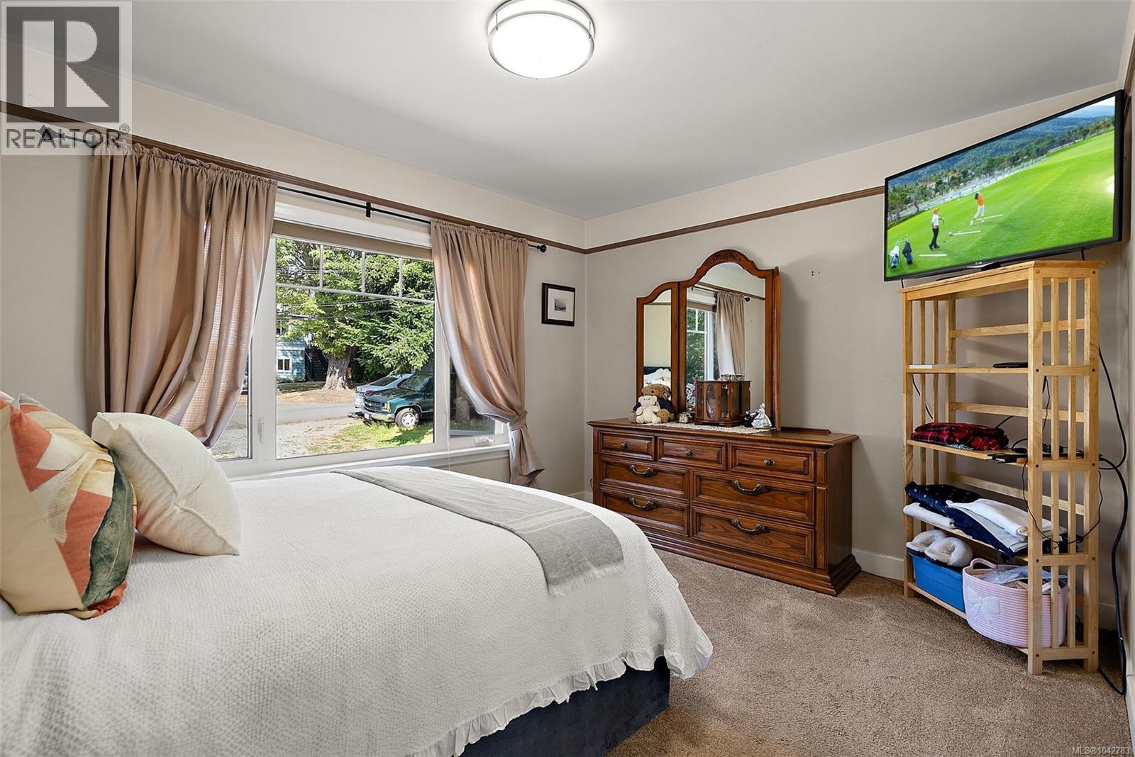 81 Logan Ave - 19