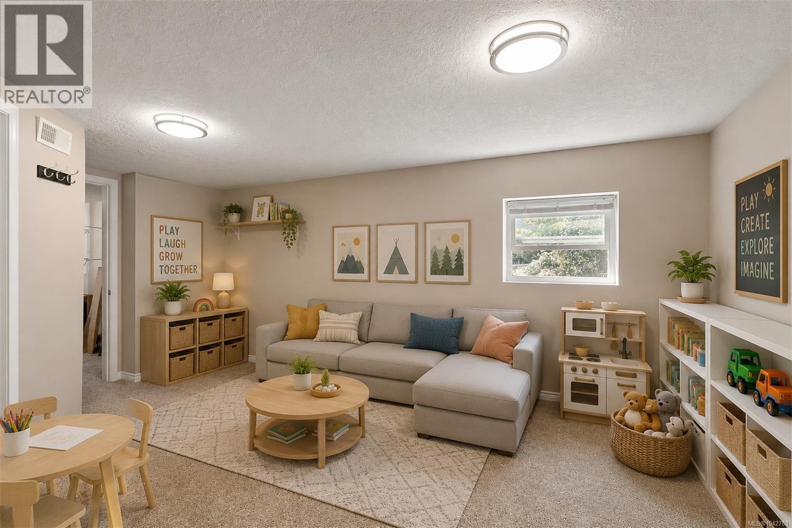 81 Logan Ave - 25