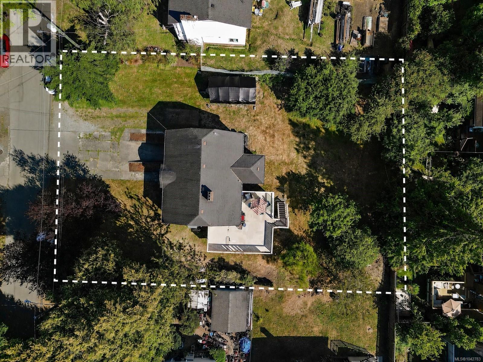 81 Logan Ave - 4