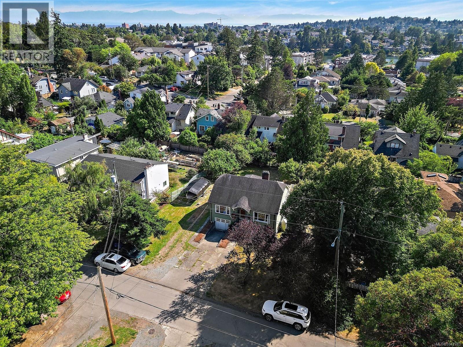 81 Logan Ave - 6