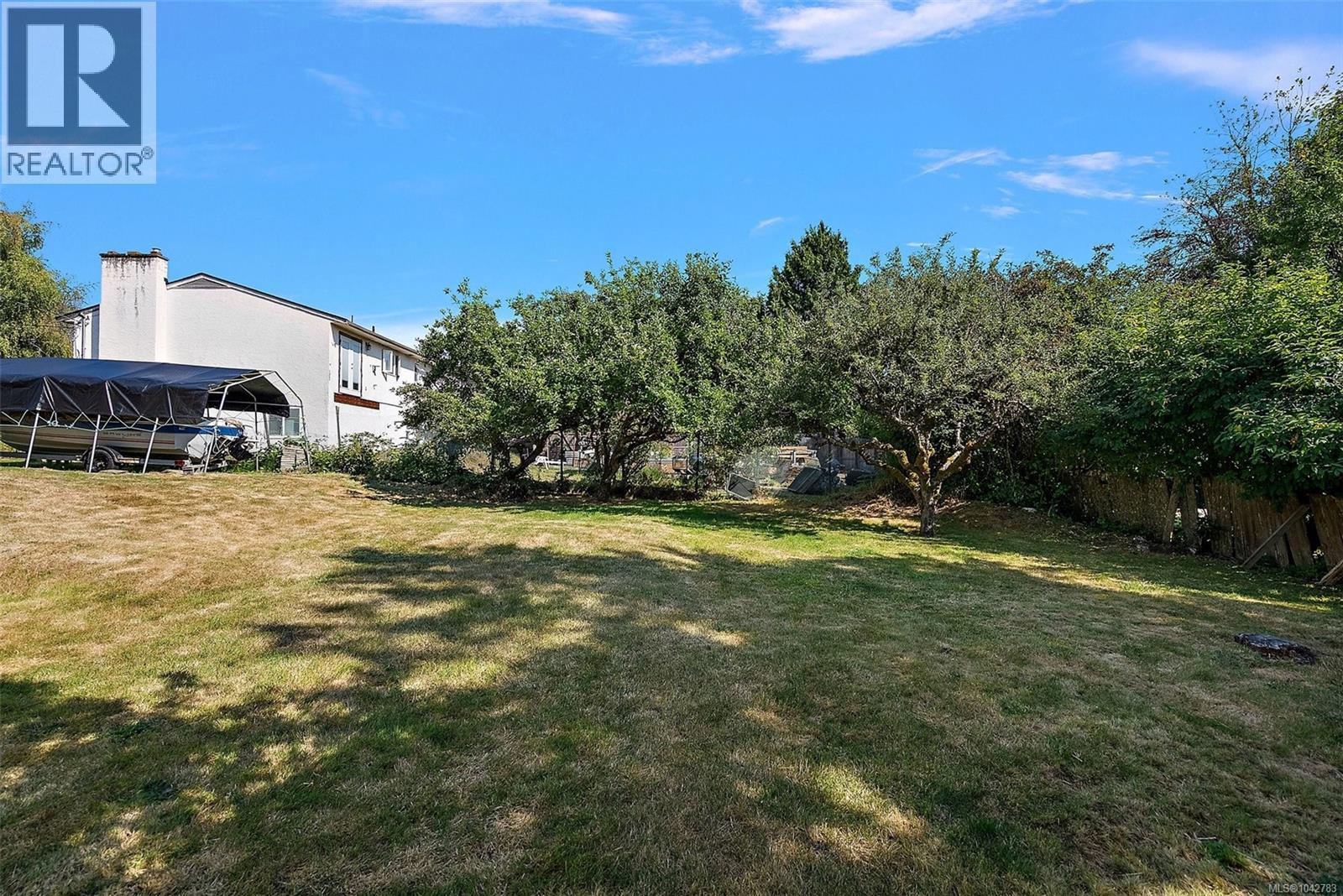 81 Logan Ave - 28