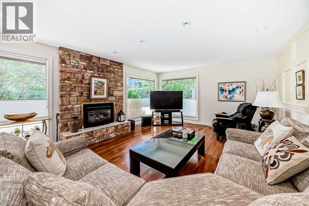 123 Varsity Estates Grove NW - 22