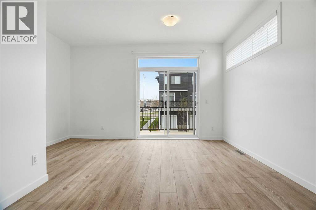 32 Walgrove Common SE - 10