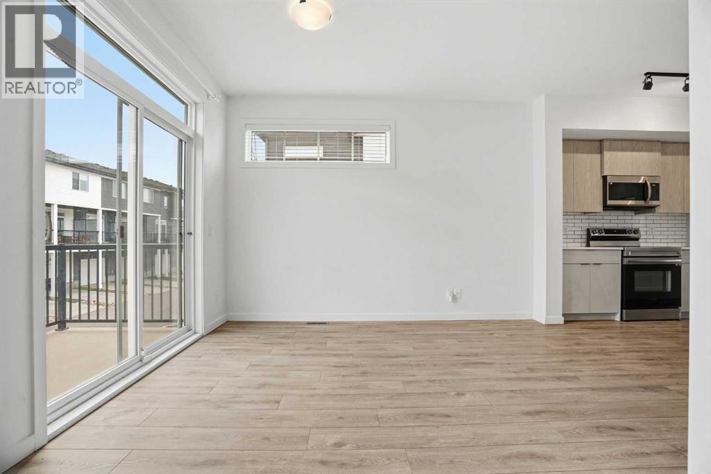 32 Walgrove Common SE - 11
