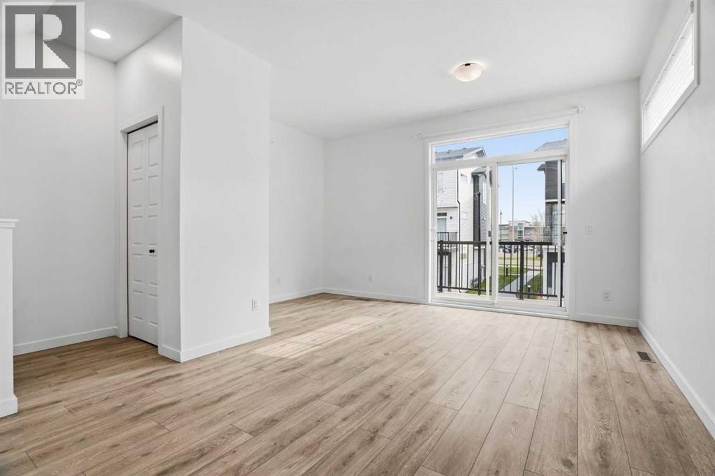 32 Walgrove Common SE - 7