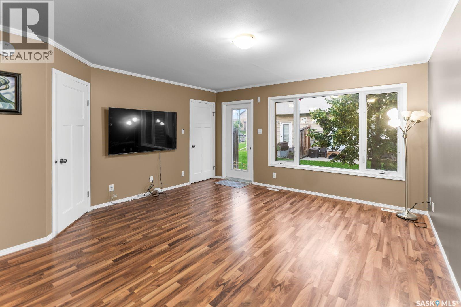 1002 715 Hart ROAD — photo 4