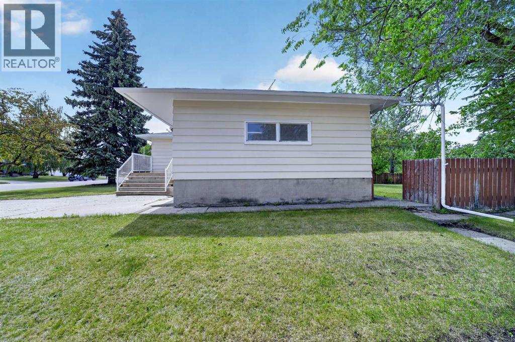 5202 56 Avenue - 5