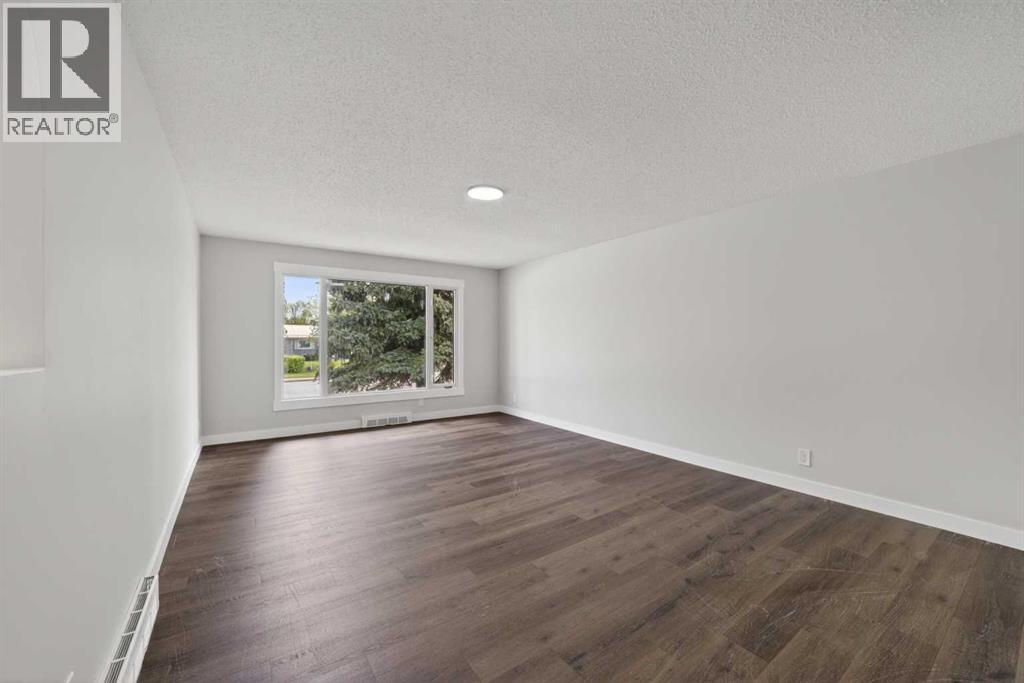 5202 56 Avenue - 13