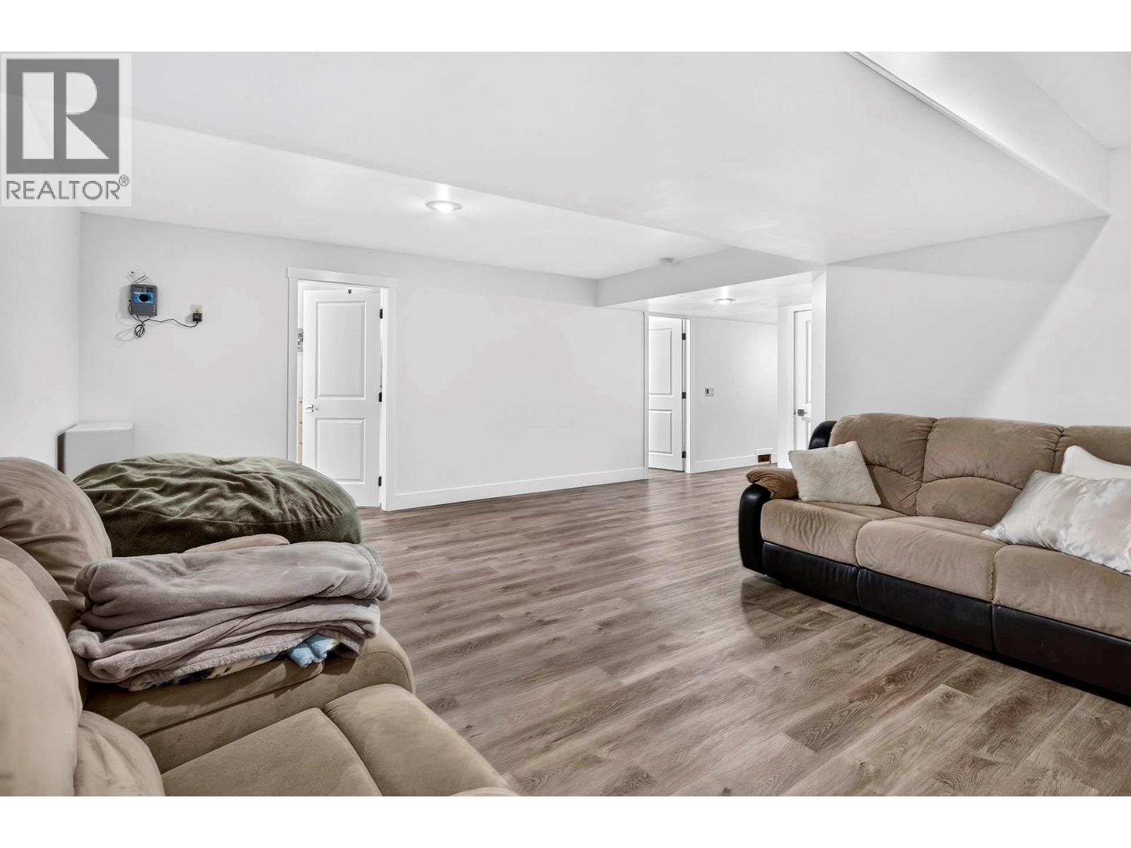 3585 Navatanee Drive - 31