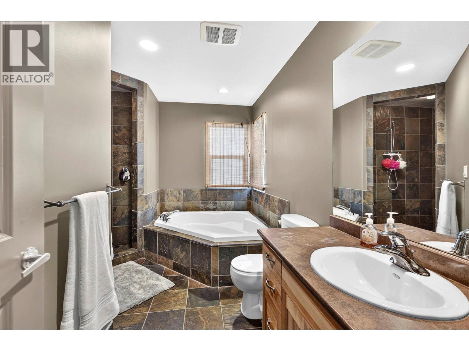 3585 Navatanee Drive - 23