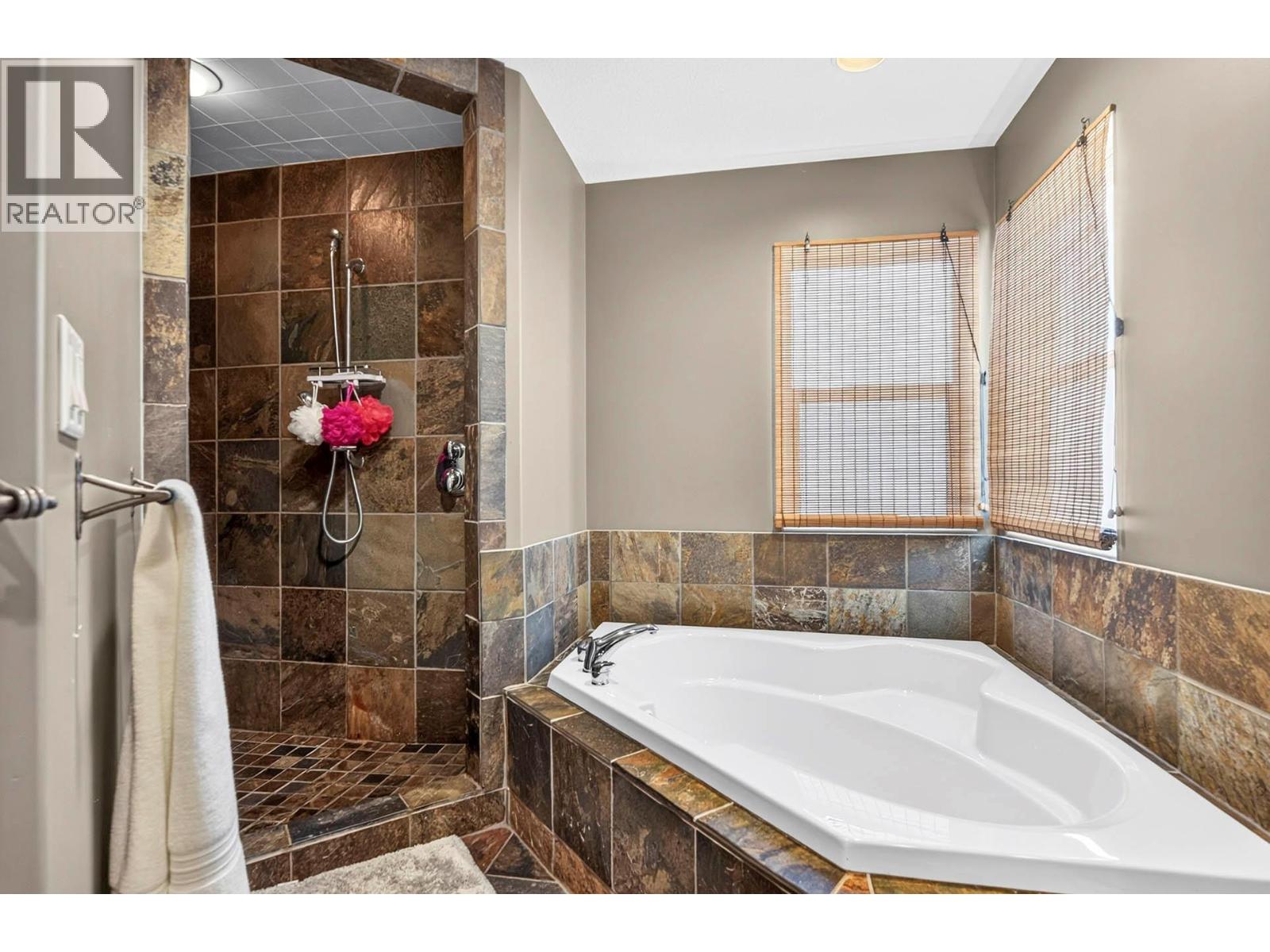 3585 Navatanee Drive - 24