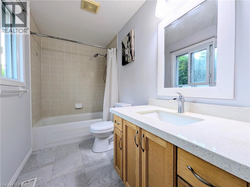 553 BLUE BEECH Boulevard - 21