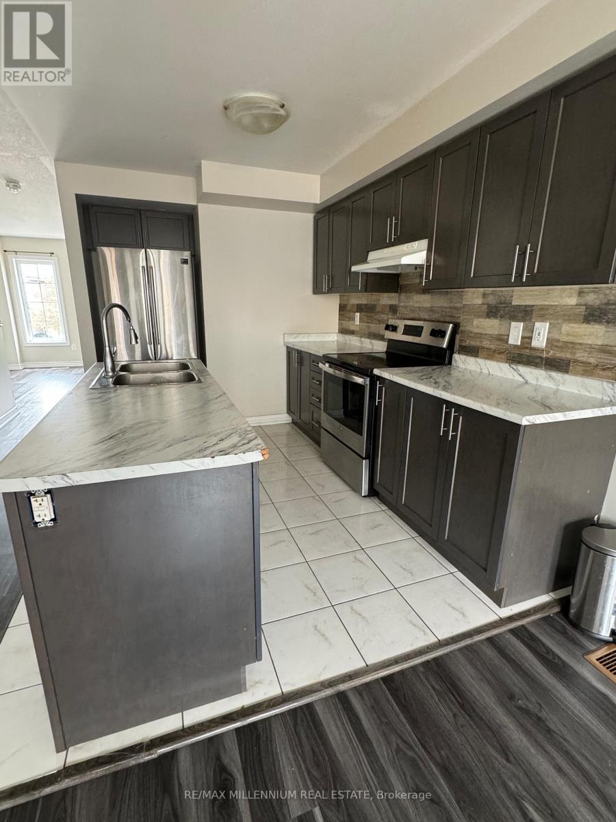 458 LINDEN DRIVE W — photo 2