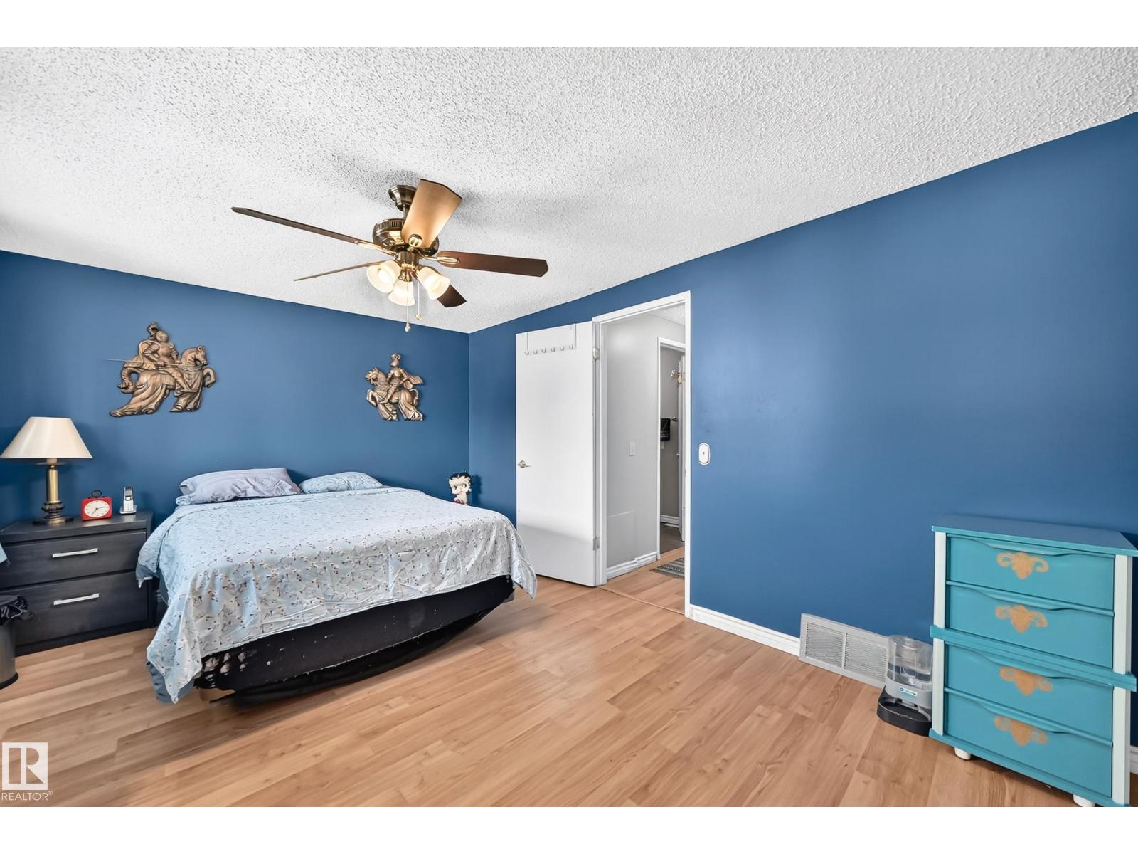 14029 30 ST NW - 26