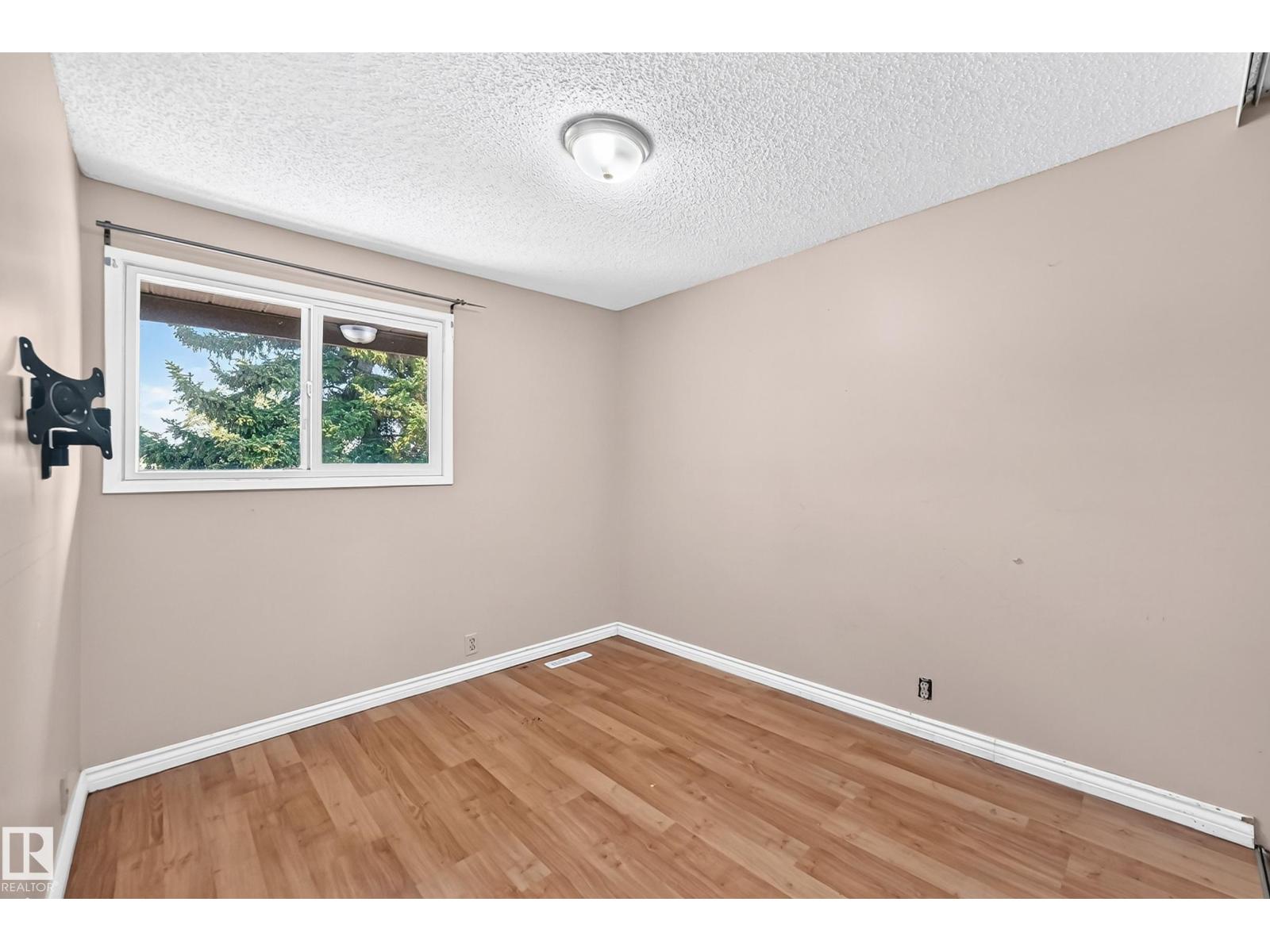 14029 30 ST NW - 30