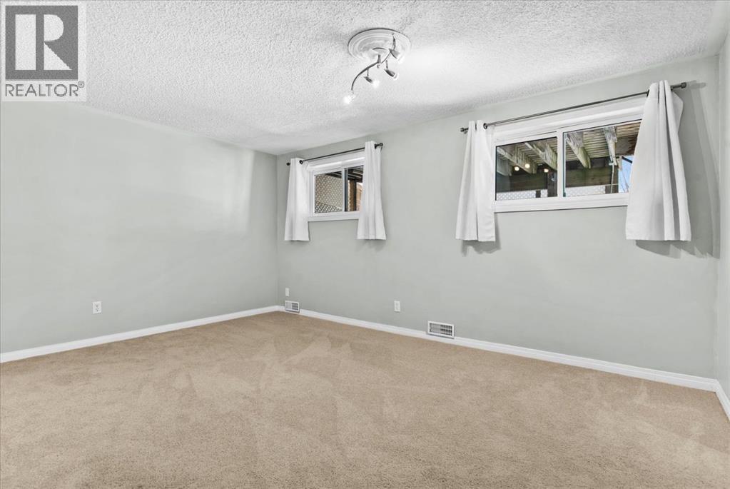 7715 67 Avenue NW - Image 30