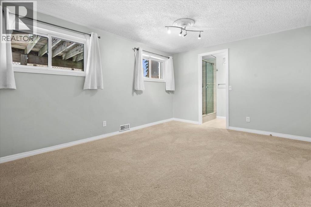 7715 67 Avenue NW - Image 31