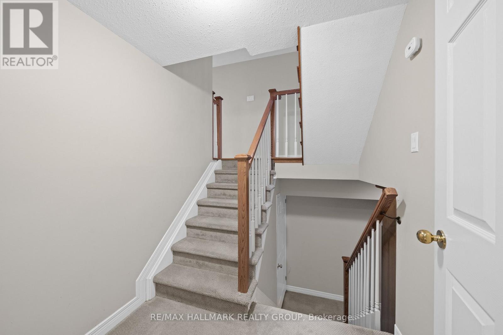 3 Bed, 3 Bath House for Rent in Ottawa – 44 DUNBARTON COURT, Ottawa – MLS# X13574952 - Image 62