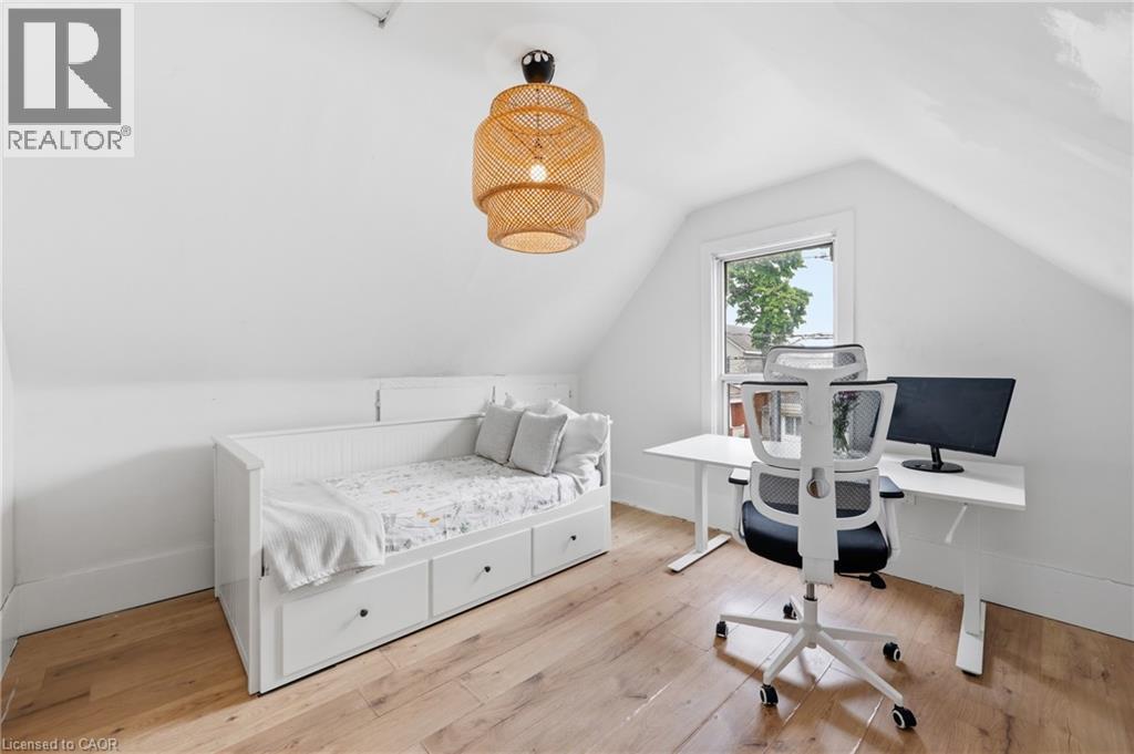 23 EAST 21ST Street - 23