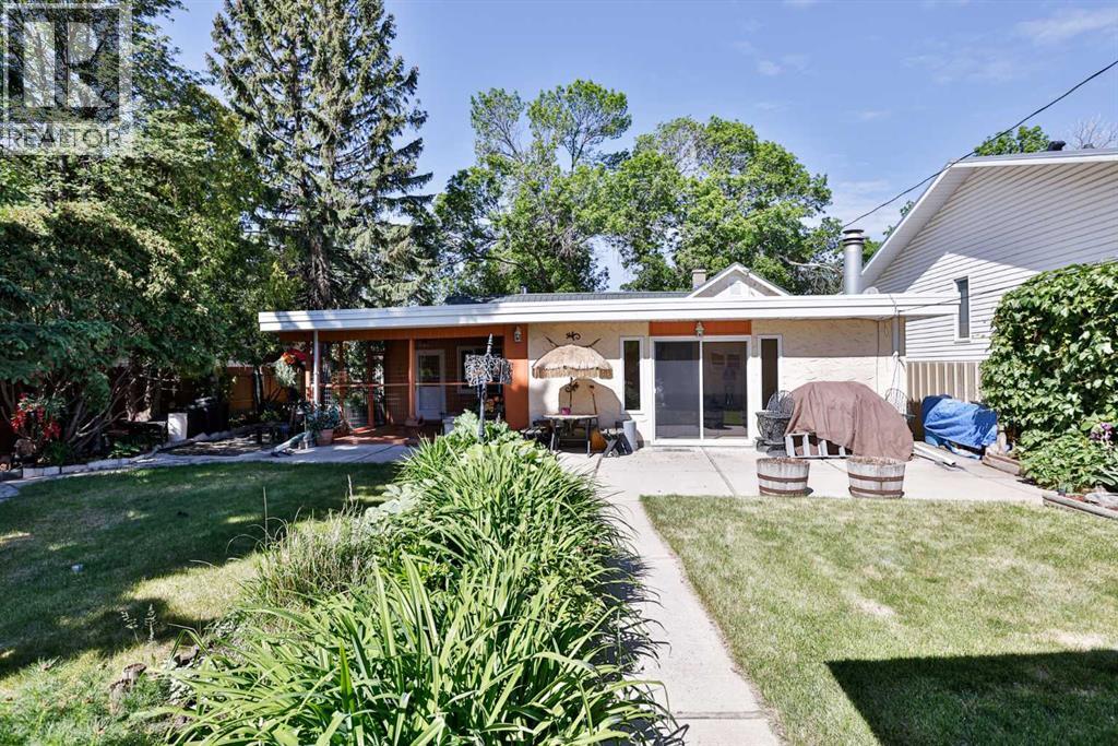 1021 7 Street N - 25