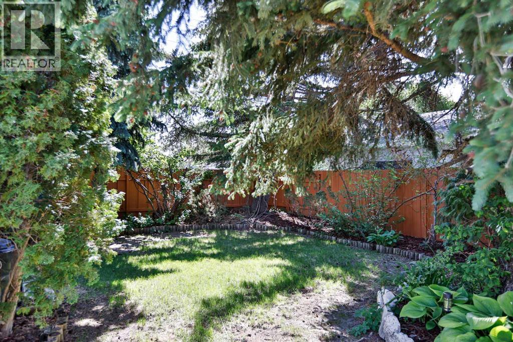 1021 7 Street N - 31