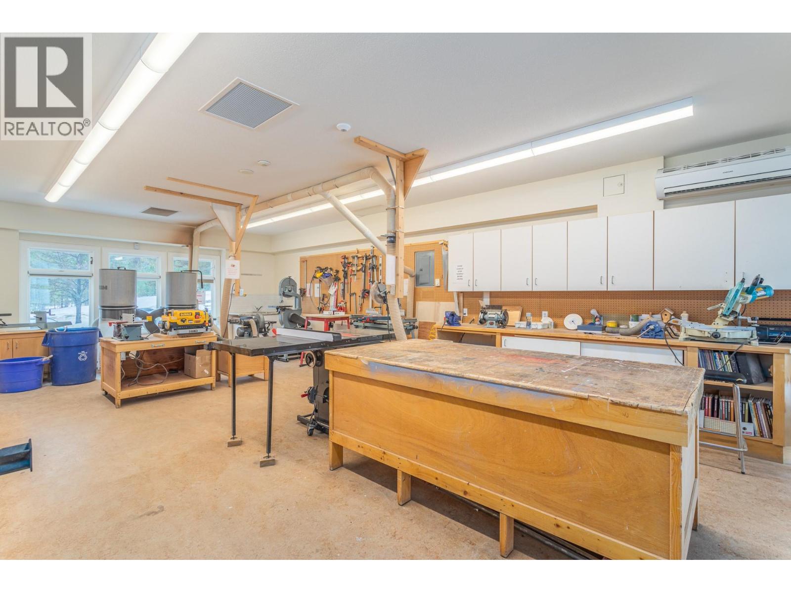 4122 Gallaghers Boulevard S - 55