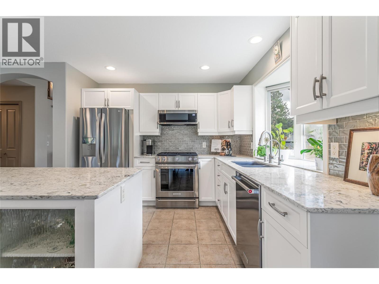 4122 Gallaghers Boulevard S - 5